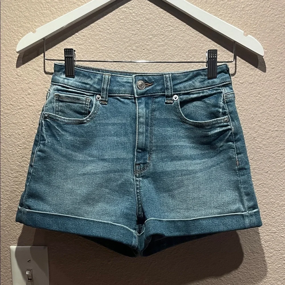 American Eagle Women’s Mom Jeans Denim Jean Shorts Size 00